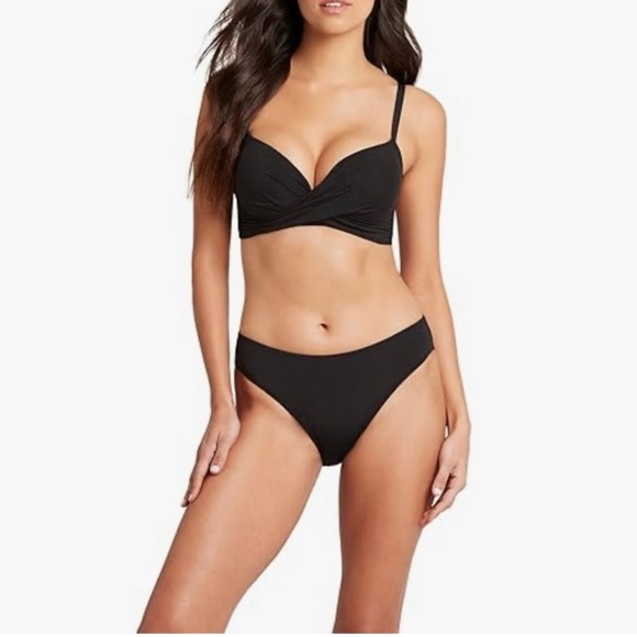 Sea Level Essentials High Leg Mid Rise Bikini Bottoms in Black - Picture 2 of 8